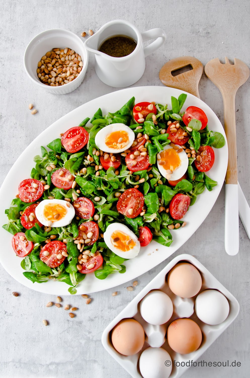 Feldsalat mir Ei und Tomate