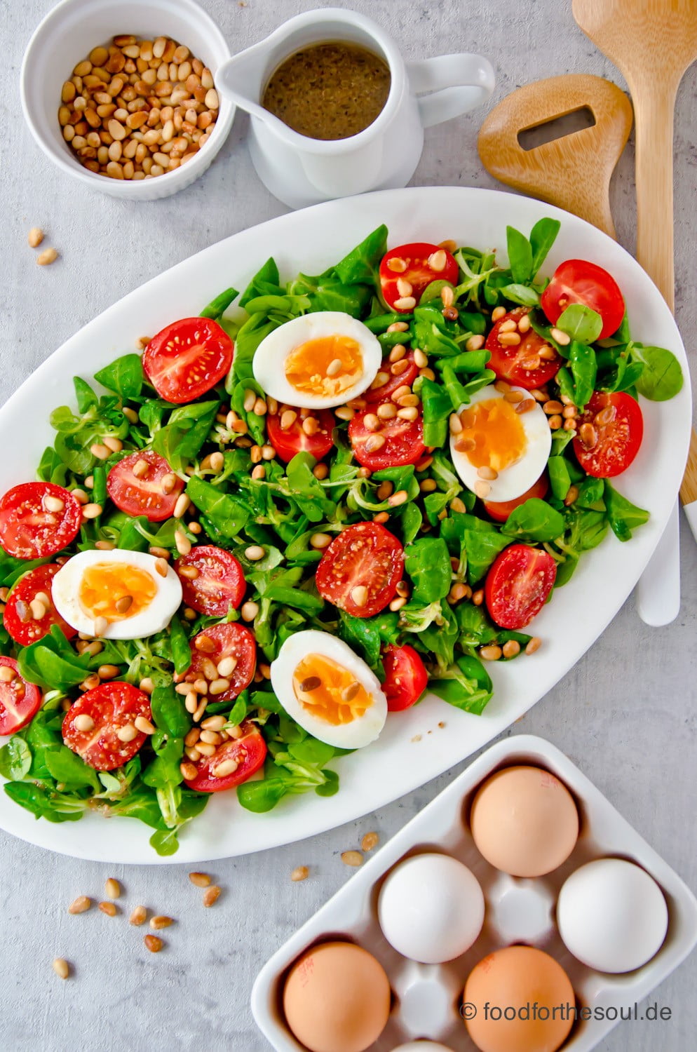 Feldsalat mir Ei und Tomate