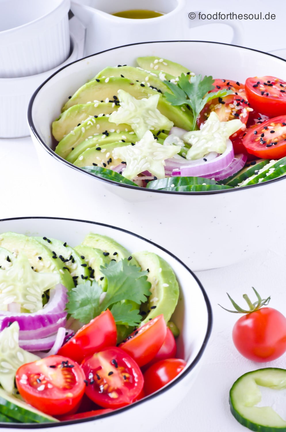 Sommerlicher Avocado Gurken Salat