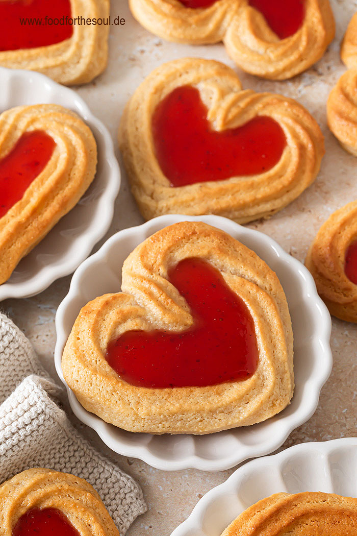 Herzkekse zum Valentinstag oder Muttertag - food for the soul