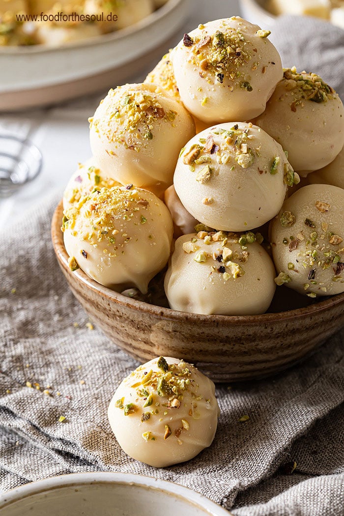 Eierlikörkugeln Rezept - Eierlikör-Pralinen selber machen