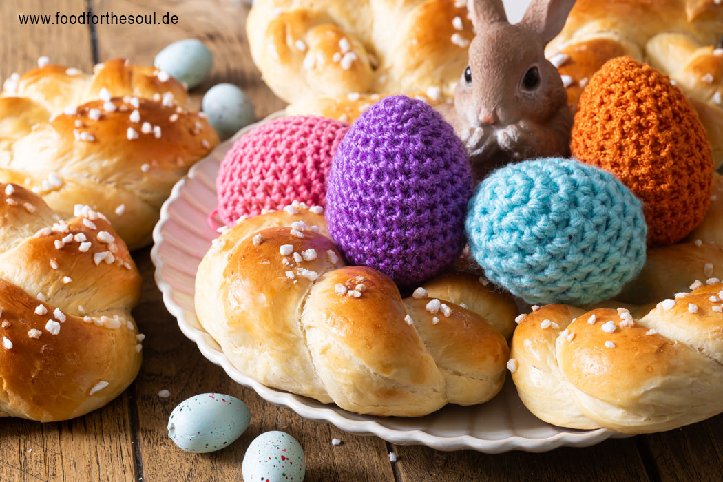 Osterbrunch Idee: Mini Osterkranz aus Hefeteig