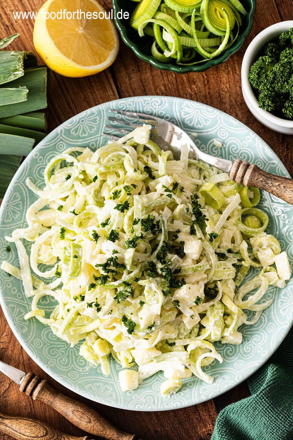 Omas Lauchsalat mit Apfel - Porreesalat